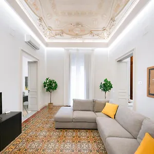 Mirone - Centro , Aeroporto di Catania Fontana Rossa Italia