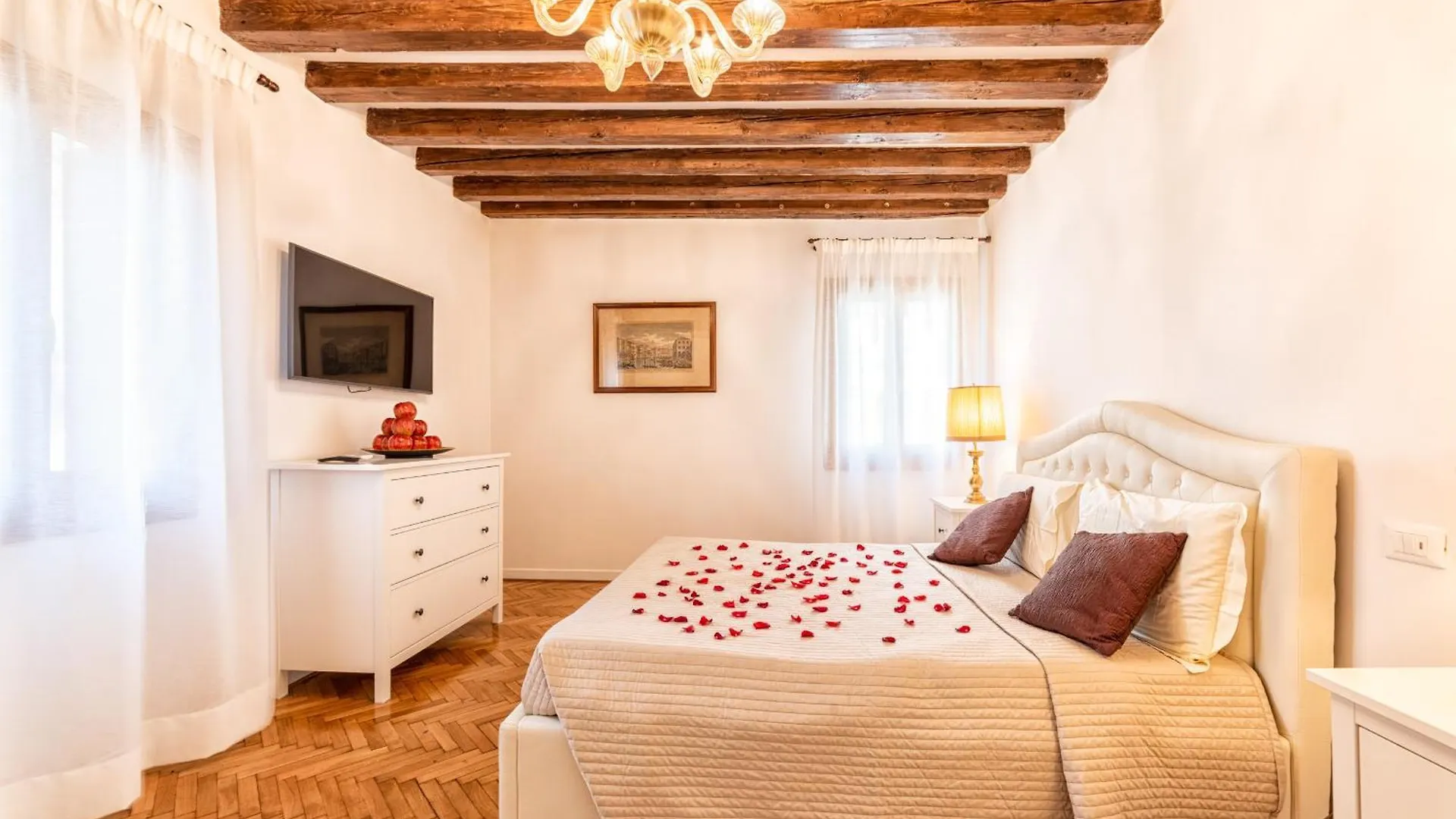 Apartment Casanova Fenice - Canal View Venice Italy